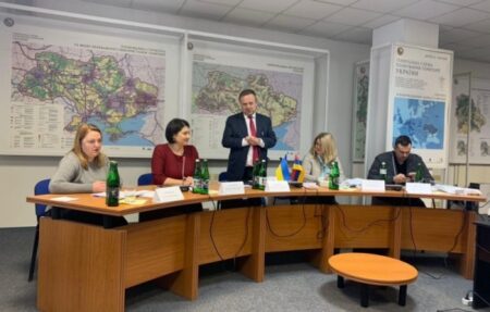 Київський НДІСЕ привітали колег Науково-дослідного центру судової експертизи з питань інтелектуальної власності з 15-річчям
